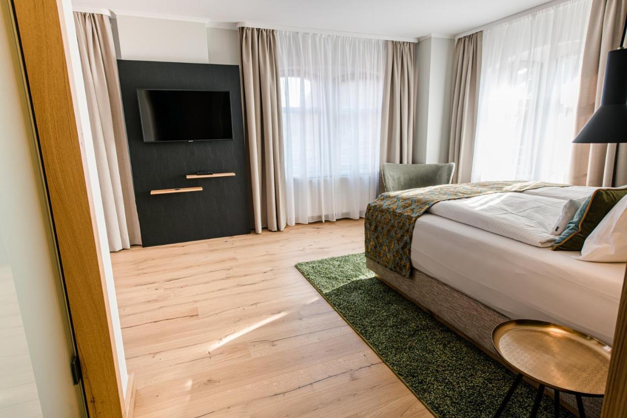 Weinhotel Freylich Zahn ไฟรบวร์ก ภายนอก รูปภาพ
