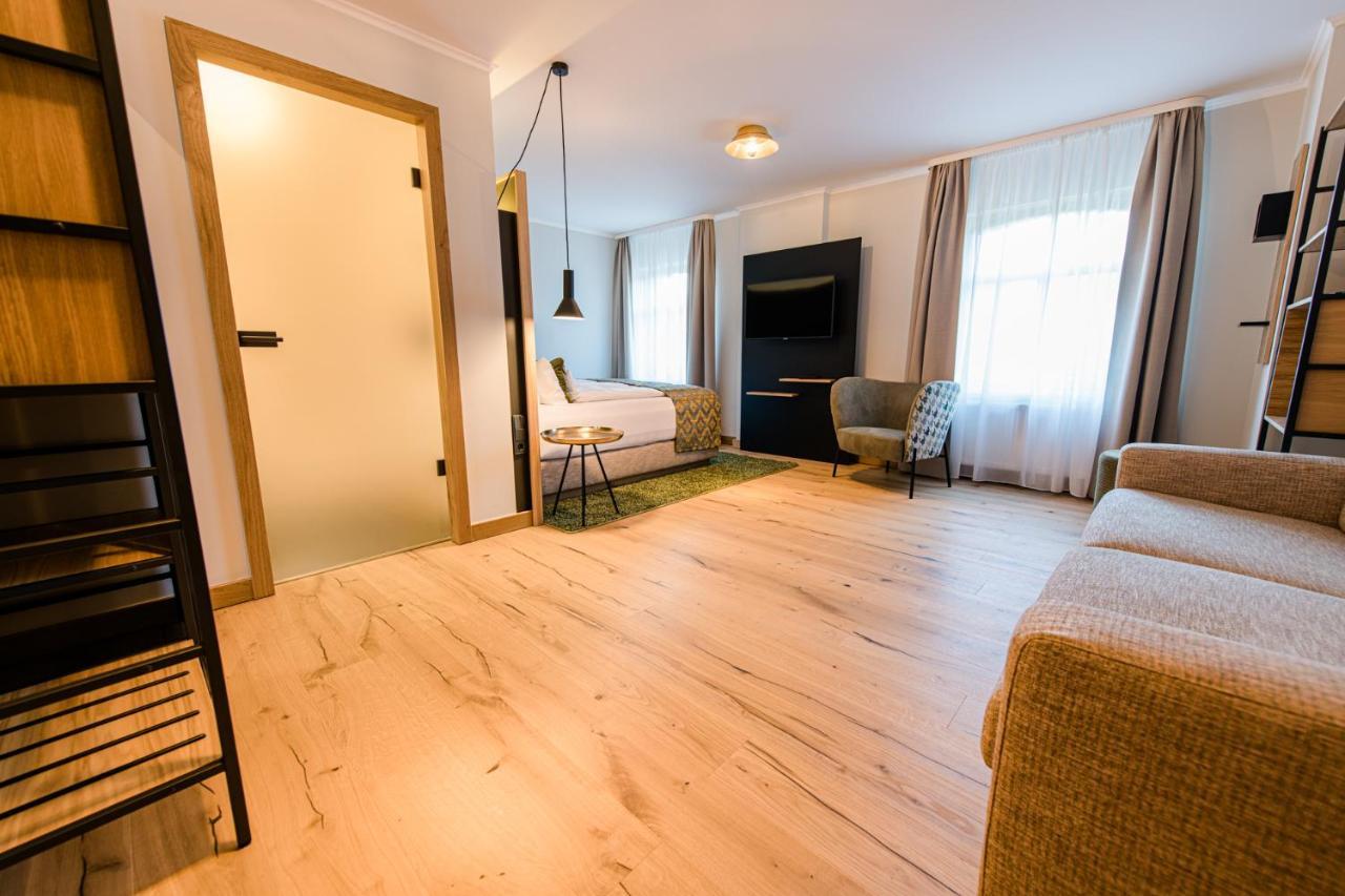 Weinhotel Freylich Zahn ไฟรบวร์ก ภายนอก รูปภาพ