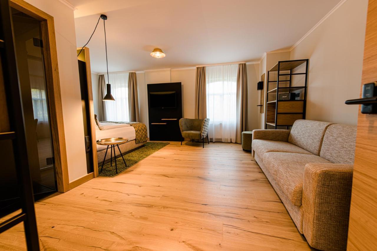 Weinhotel Freylich Zahn ไฟรบวร์ก ภายนอก รูปภาพ