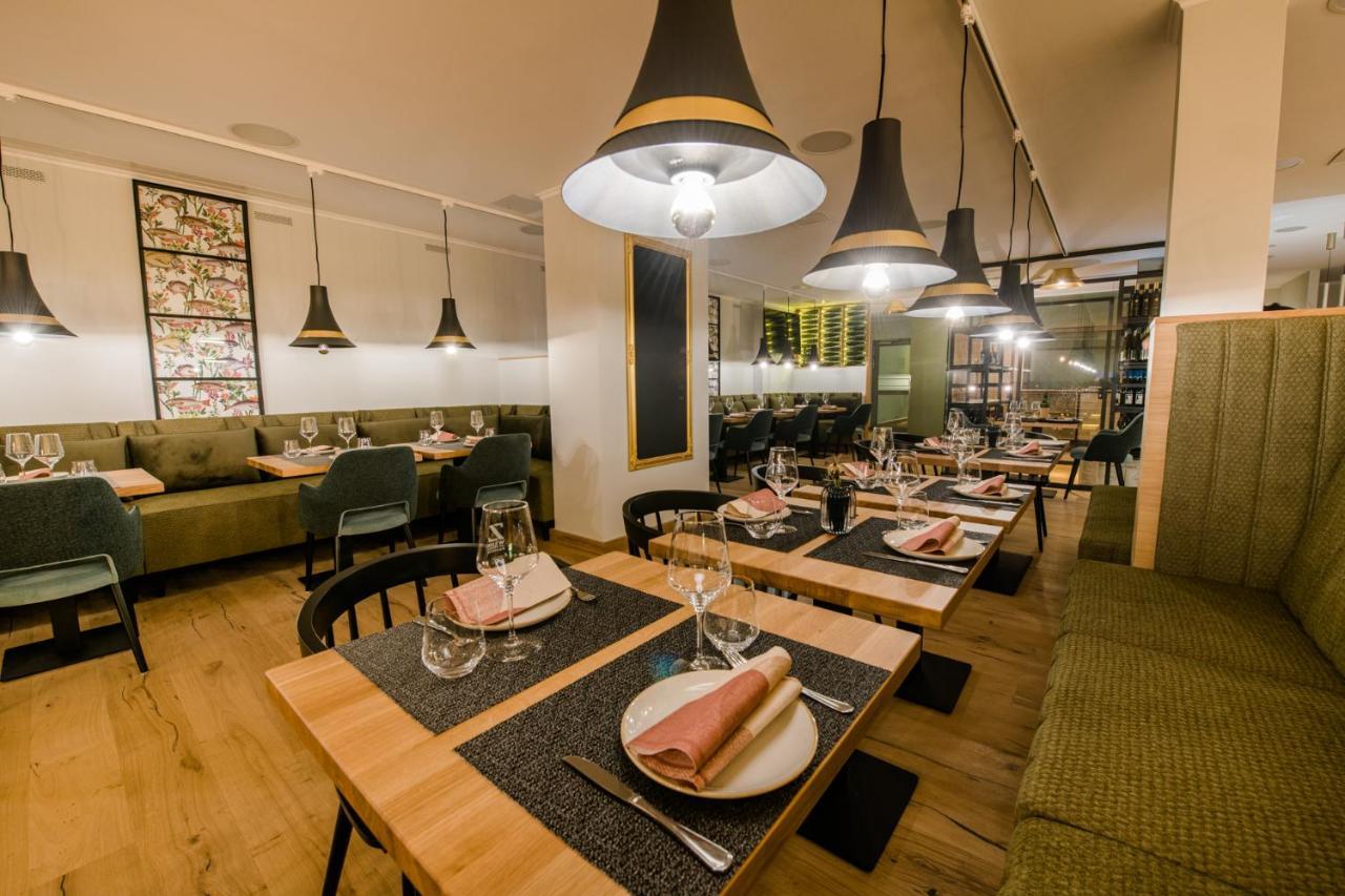 Weinhotel Freylich Zahn ไฟรบวร์ก ภายนอก รูปภาพ